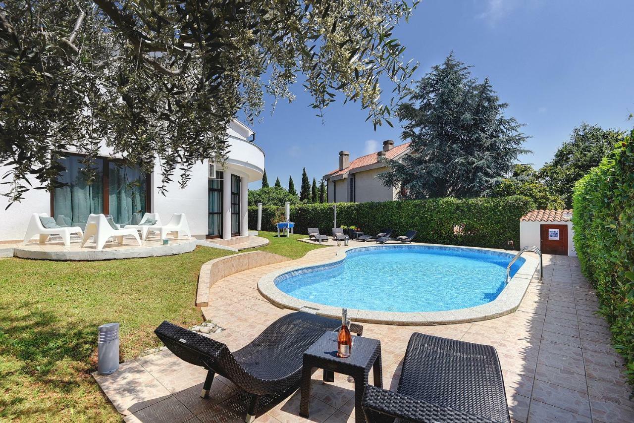 Villa Mutila Medulin Bagian luar foto